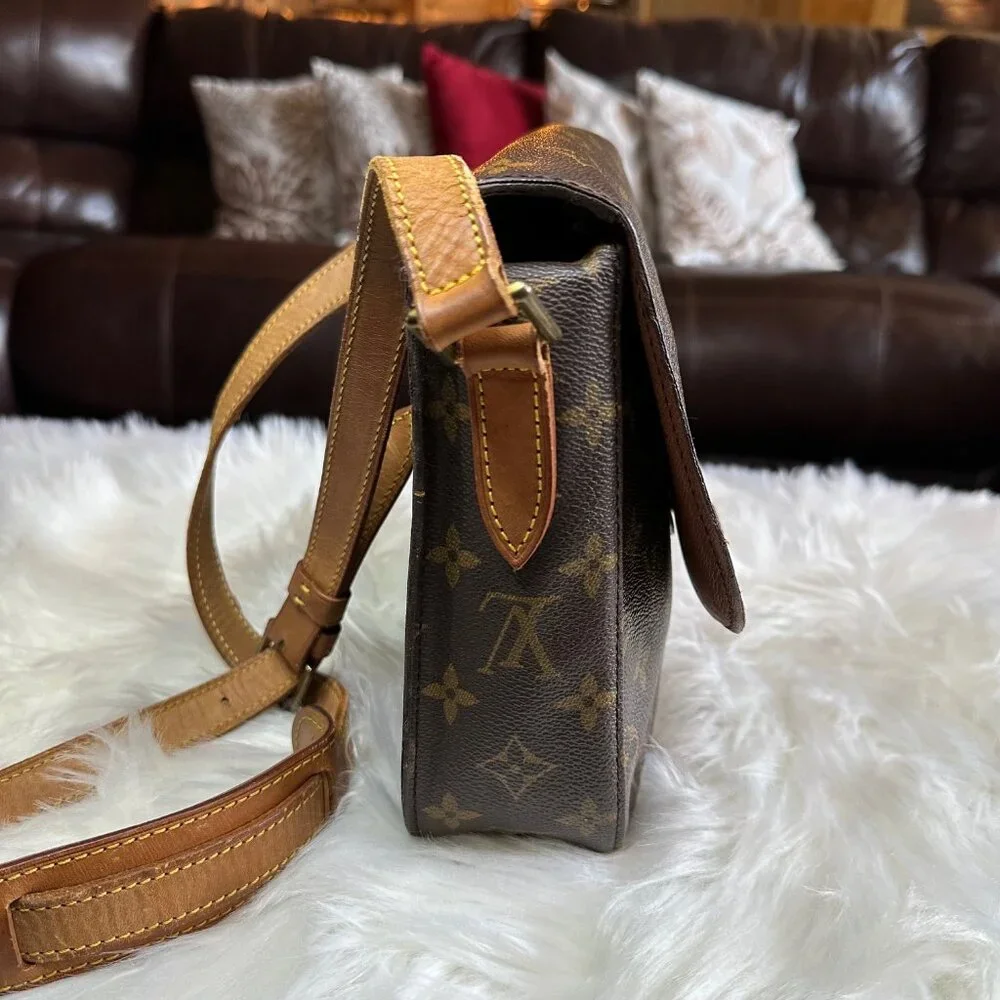 ❌SOLD❌Authentic Louis Vuitton Monogram Saint Cloud GM Crossbody Shoulder Bag - Picture 5 of 16
